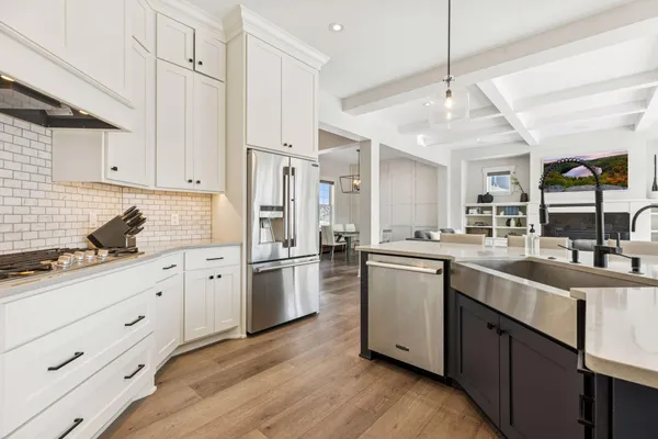 $1,850,000 | 16865 46th Avenue North, Plymouth, MN 55446