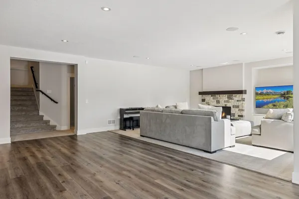 $1,850,000 | 16865 46th Avenue North, Plymouth, MN 55446