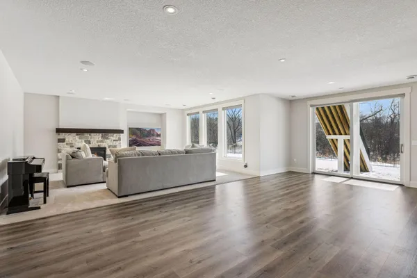 $1,850,000 | 16865 46th Avenue North, Plymouth, MN 55446