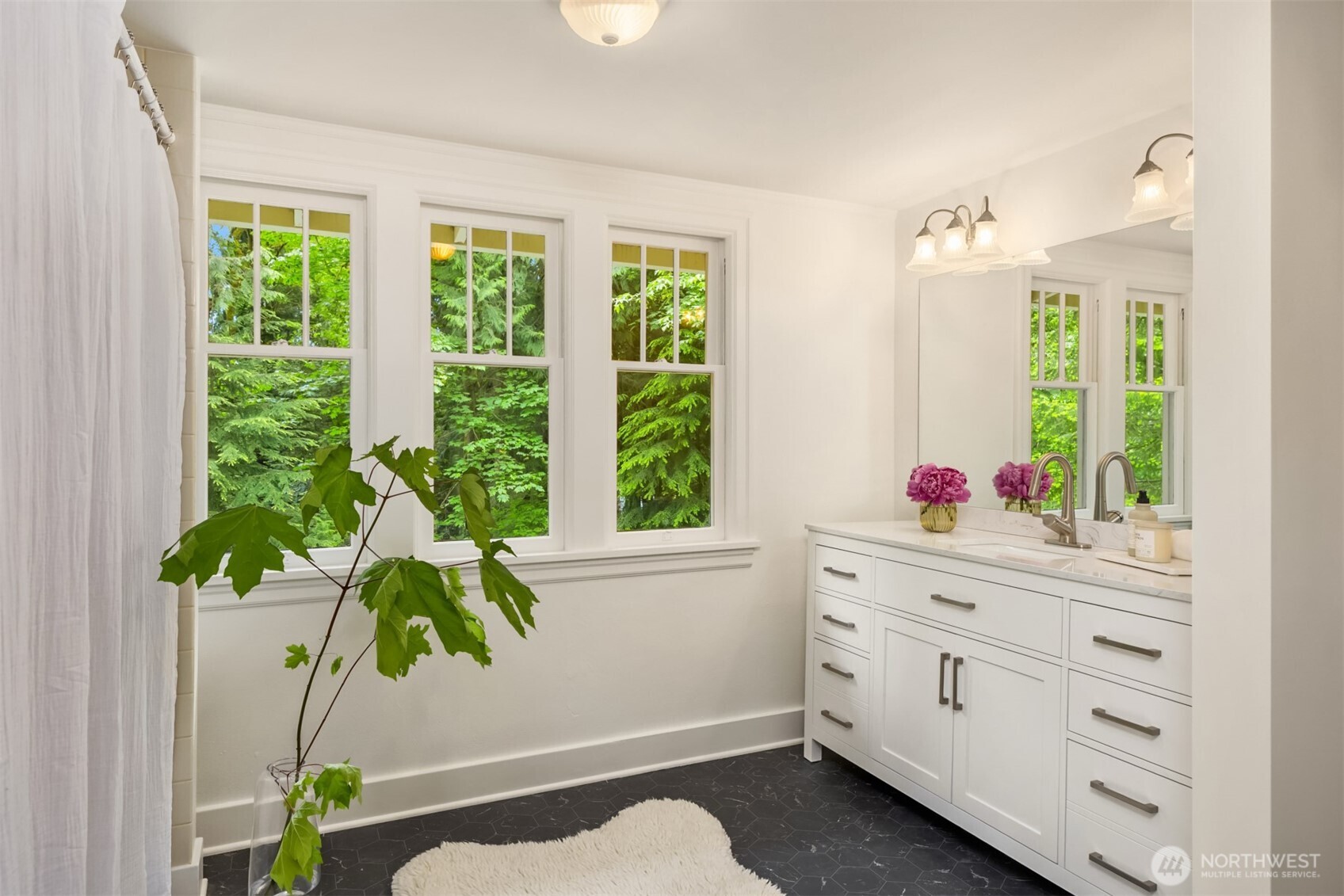 14864 Sivertson Road Northeast Bainbridge Island, WA 98110 - Photo 21 of 37