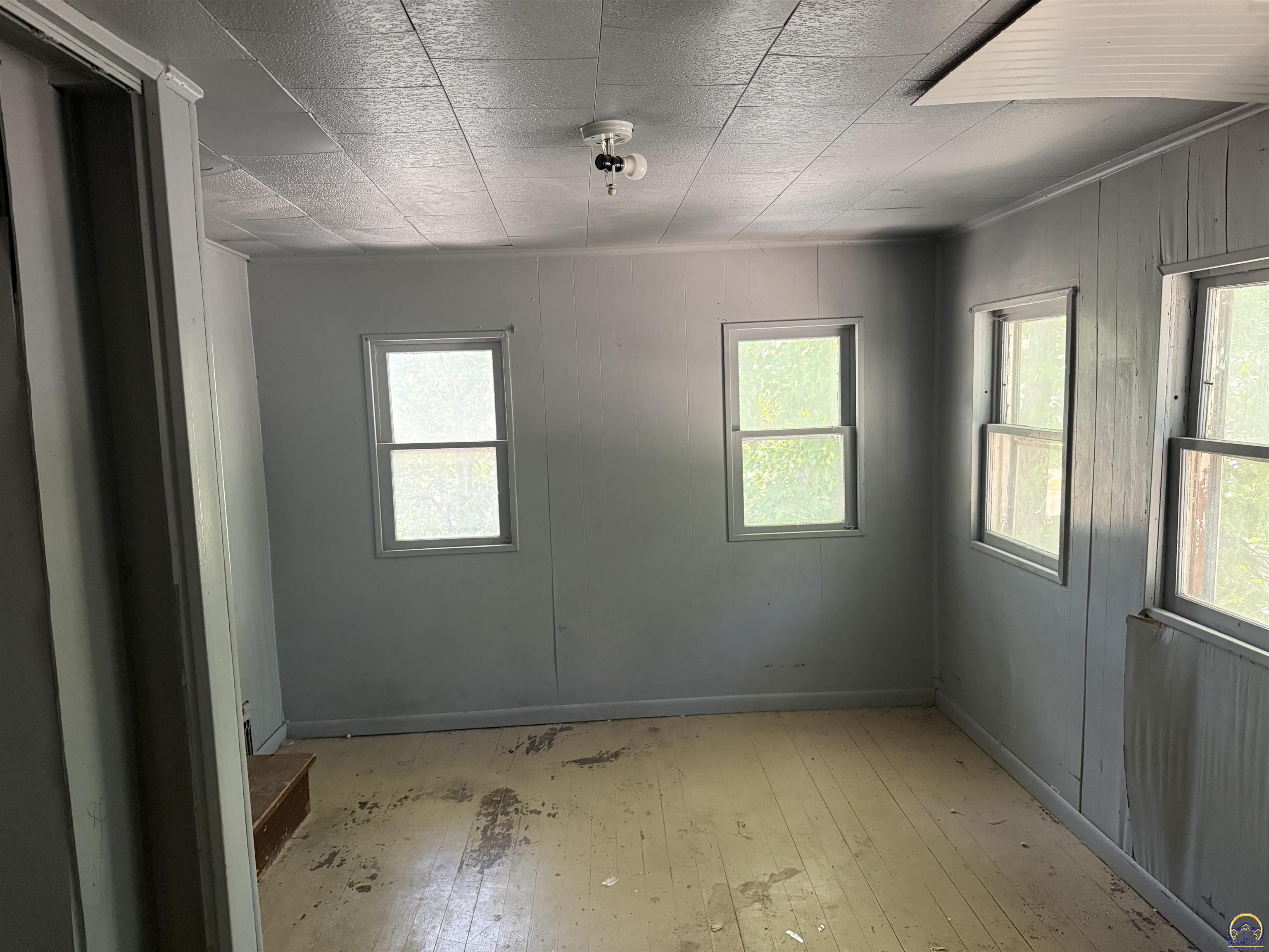 911 Southwest 3rd Street Topeka, KS 66606 - Photo 18 of 18
