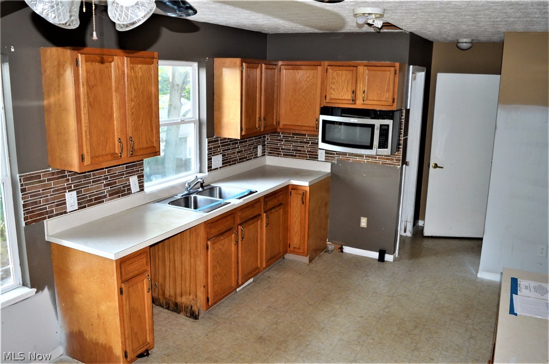 1773 Manchester Road Akron, OH 44314 - Photo 4 of 13