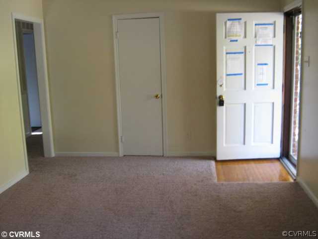 4031 North Hen Peck Road Quinton, VA 23141 - Photo 3 of 7 Living Room