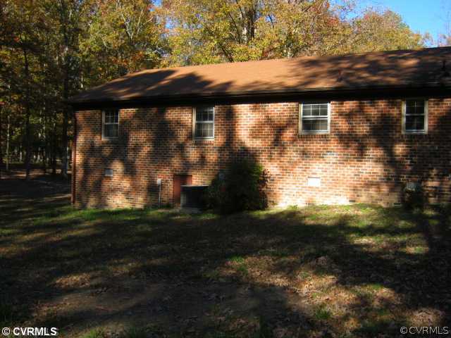 4031 North Hen Peck Road Quinton, VA 23141 - Photo 4 of 7 Exterior Back