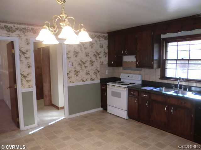 4031 North Hen Peck Road Quinton, VA 23141 - Photo 6 of 7 Kitchen