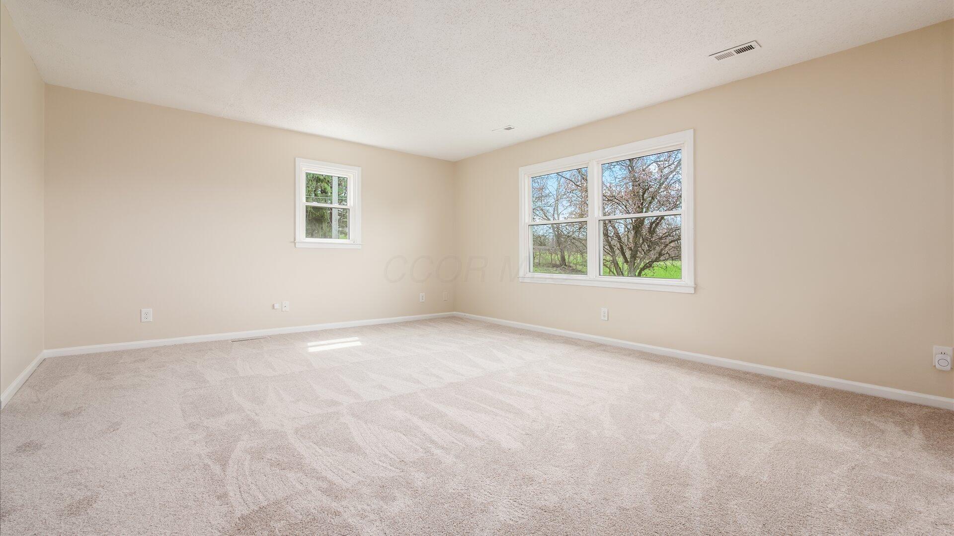 2090 Crumley Road Southwest Lancaster, OH 43130 - Photo 4 of 48 04