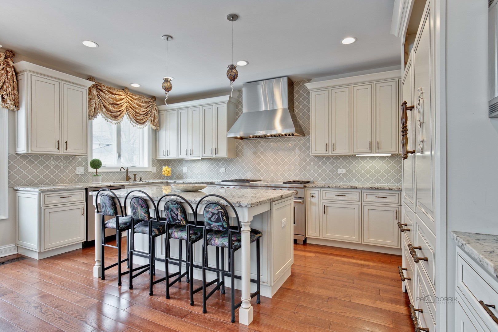 1557 Harding Road Northfield, IL 60093 - Photo 5 of 54 Gallery Image 5