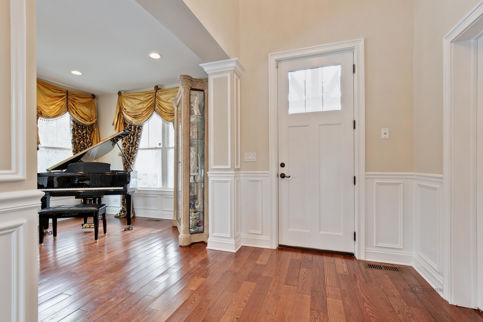 1557 Harding Road Northfield, IL 60093 - Photo 10 of 54 Gallery Image 10