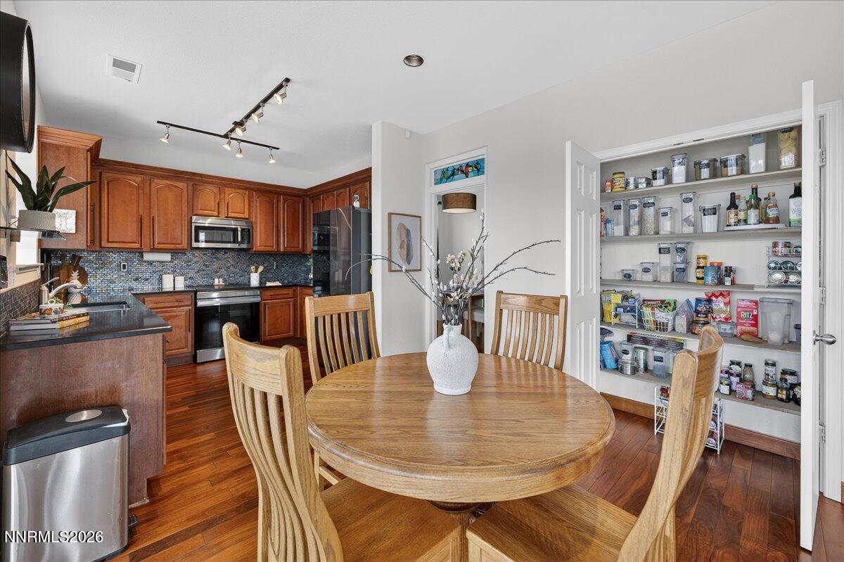 1091 Crown View Drive Reno, NV 89523 - Photo 17 of 61 18-DSC_1215