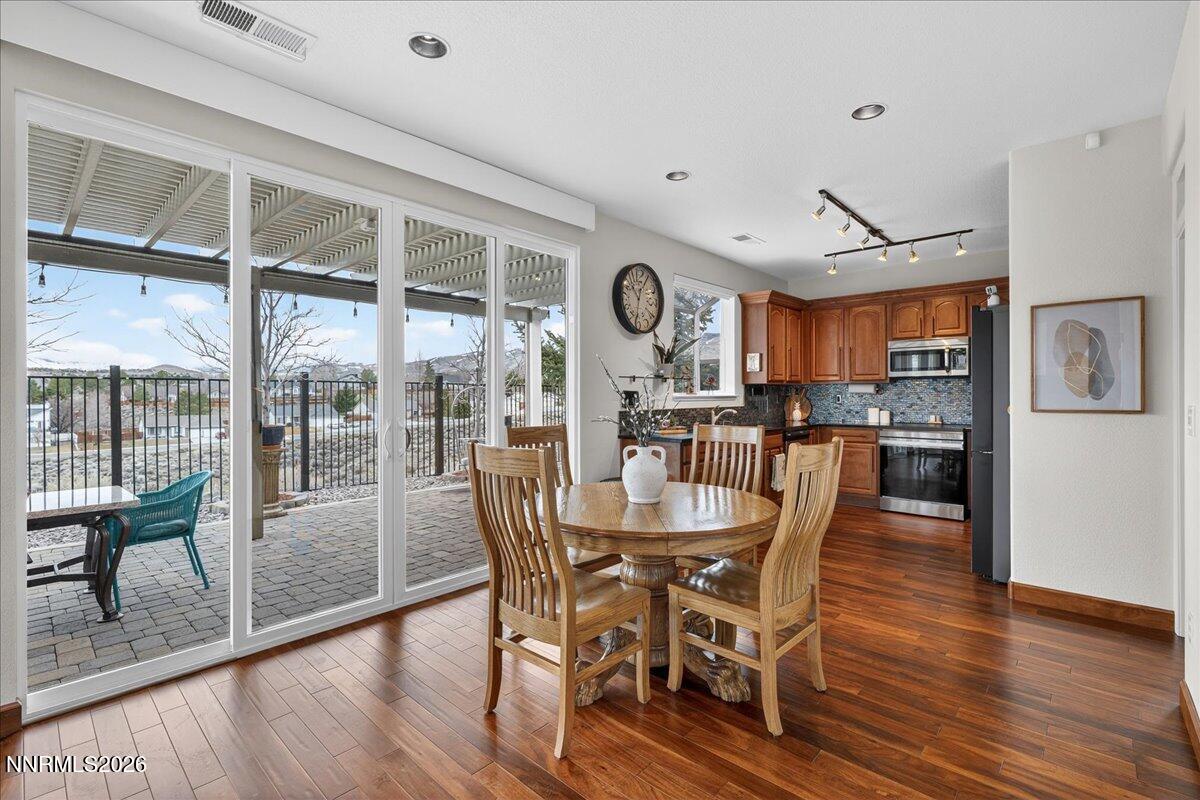 1091 Crown View Drive Reno, NV 89523 - Photo 19 of 61 20-DSC_1201