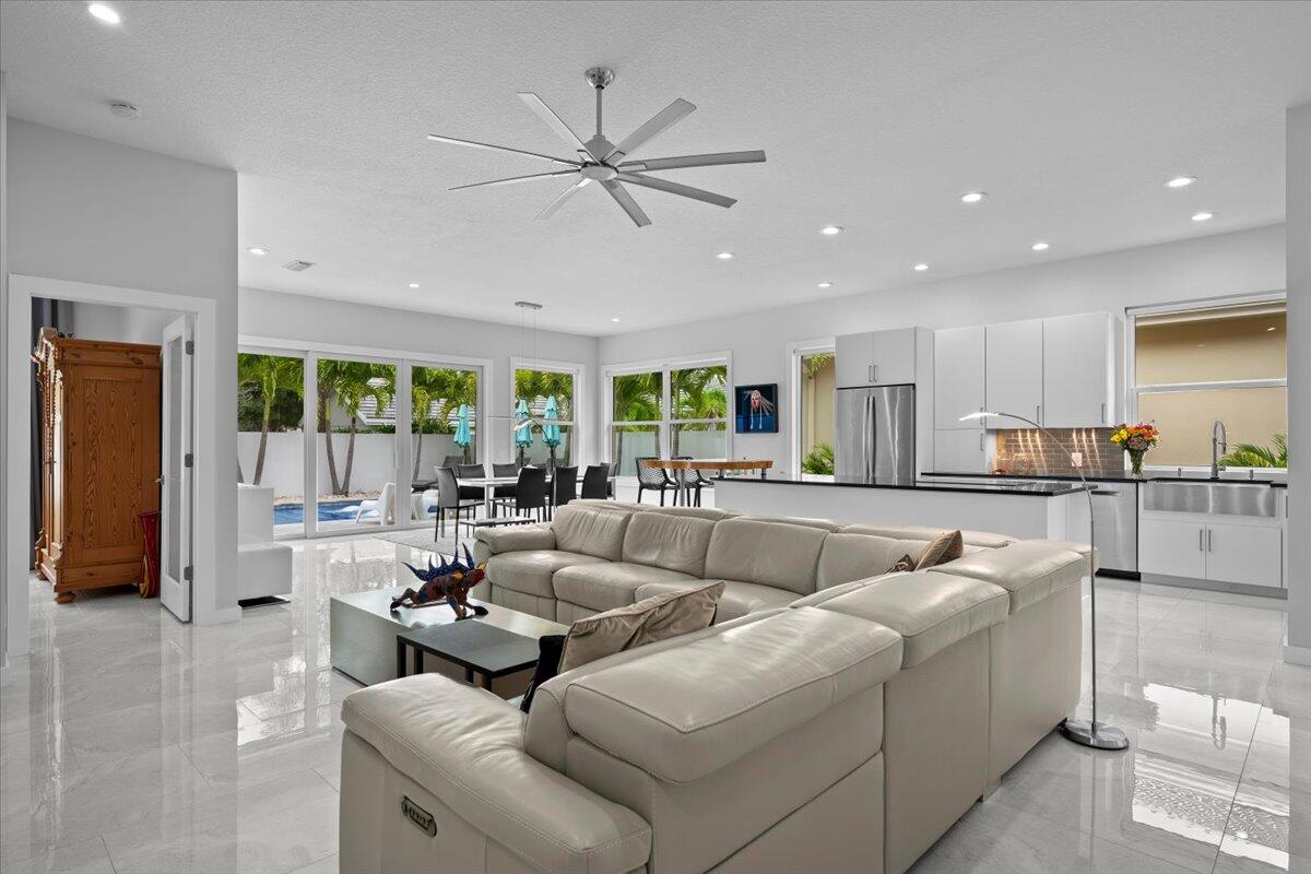 169 Hampton Circle Jupiter, FL 33458 - Photo 9 of 30 169 Hampton Circle