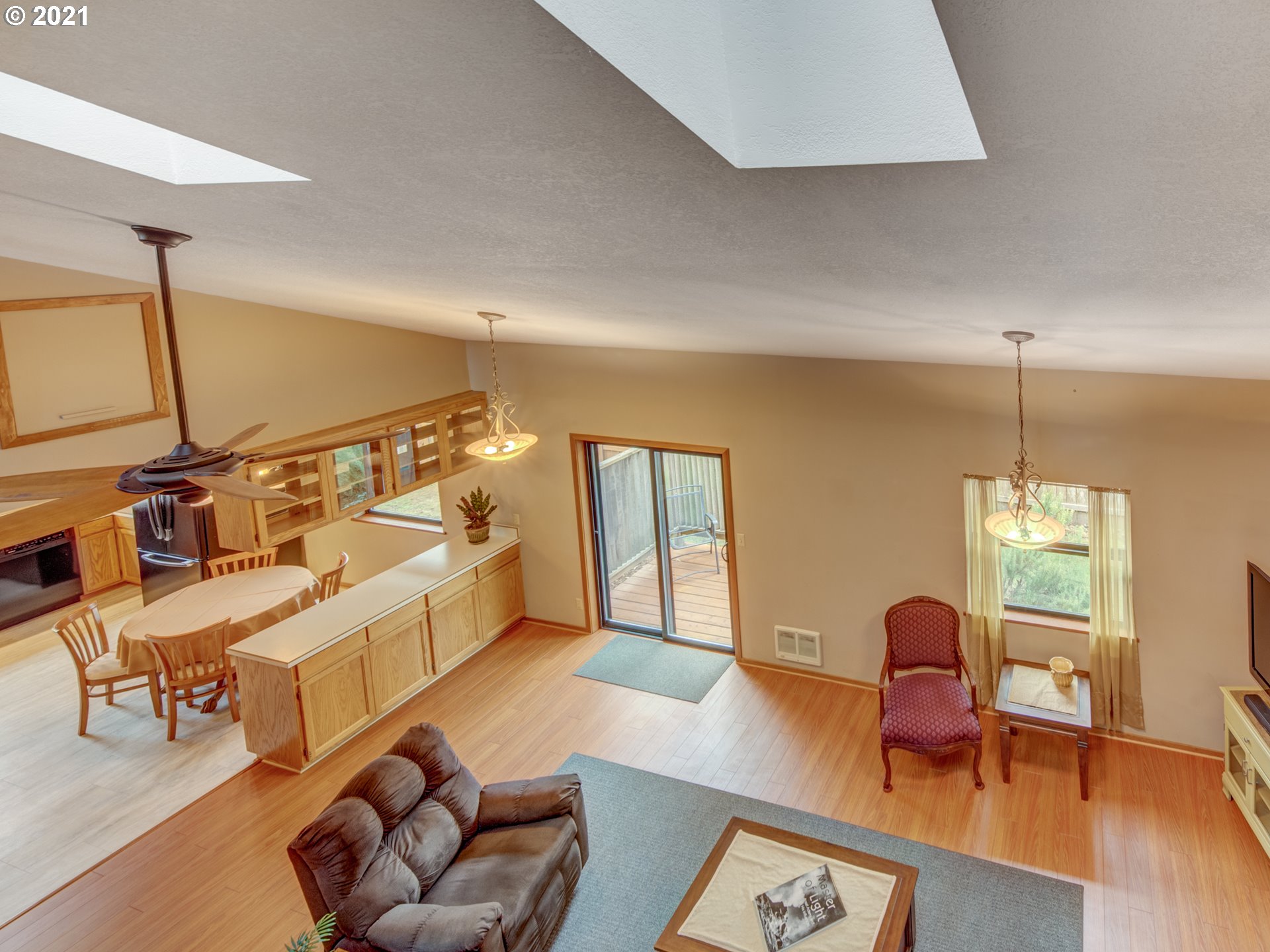 372 South 57th Place Springfield, OR 97478 - Photo 16 of 29 a living room with furniture and a wooden floor