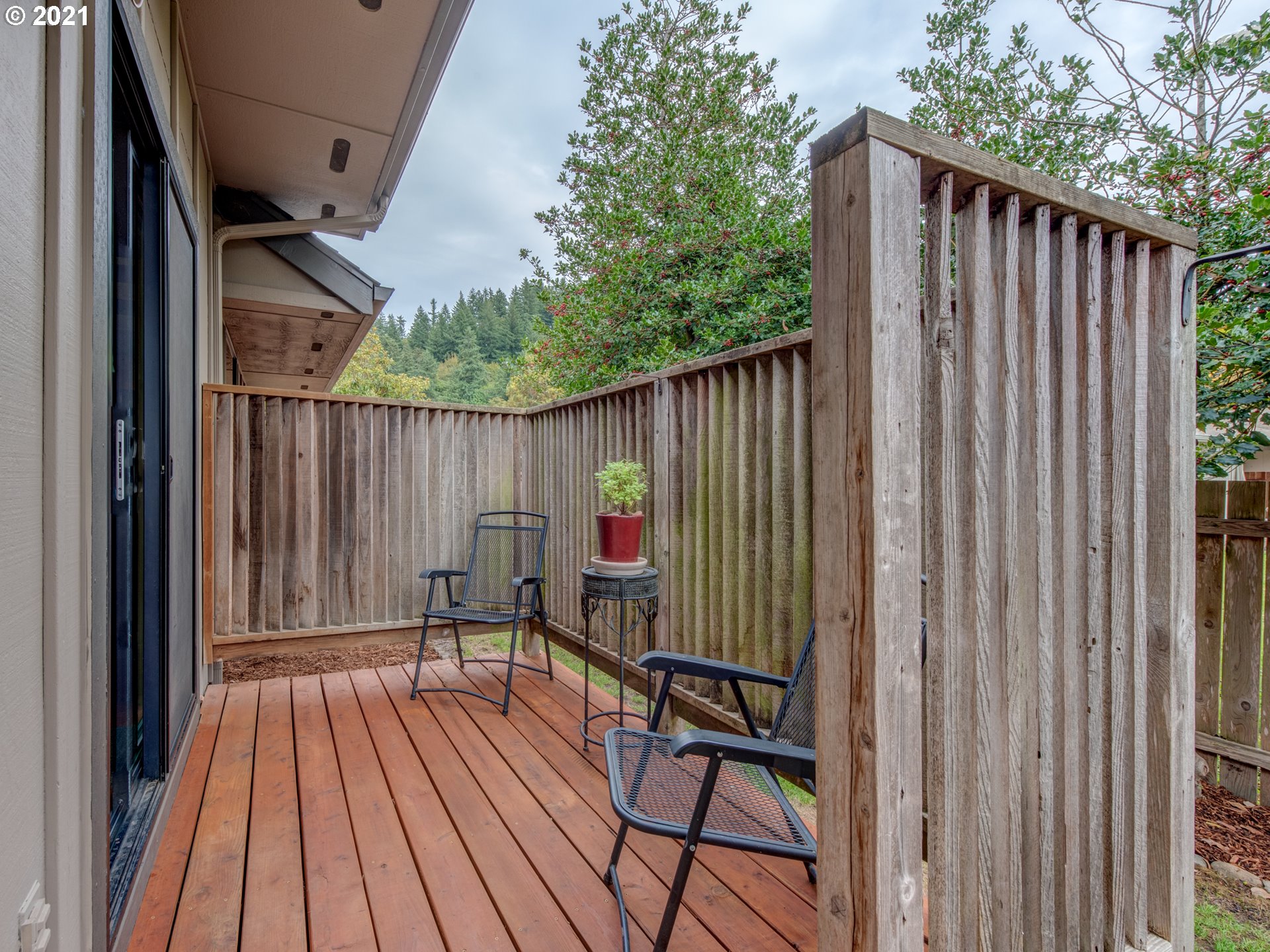 372 South 57th Place Springfield, OR 97478 - Photo 29 of 29 a view of outdoor space with seating area