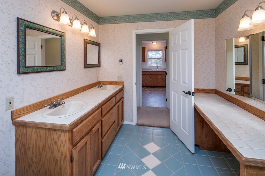 2214 East Hemmi Road Everson, WA 98247 - Photo 13 of 25 Gallery Image 13