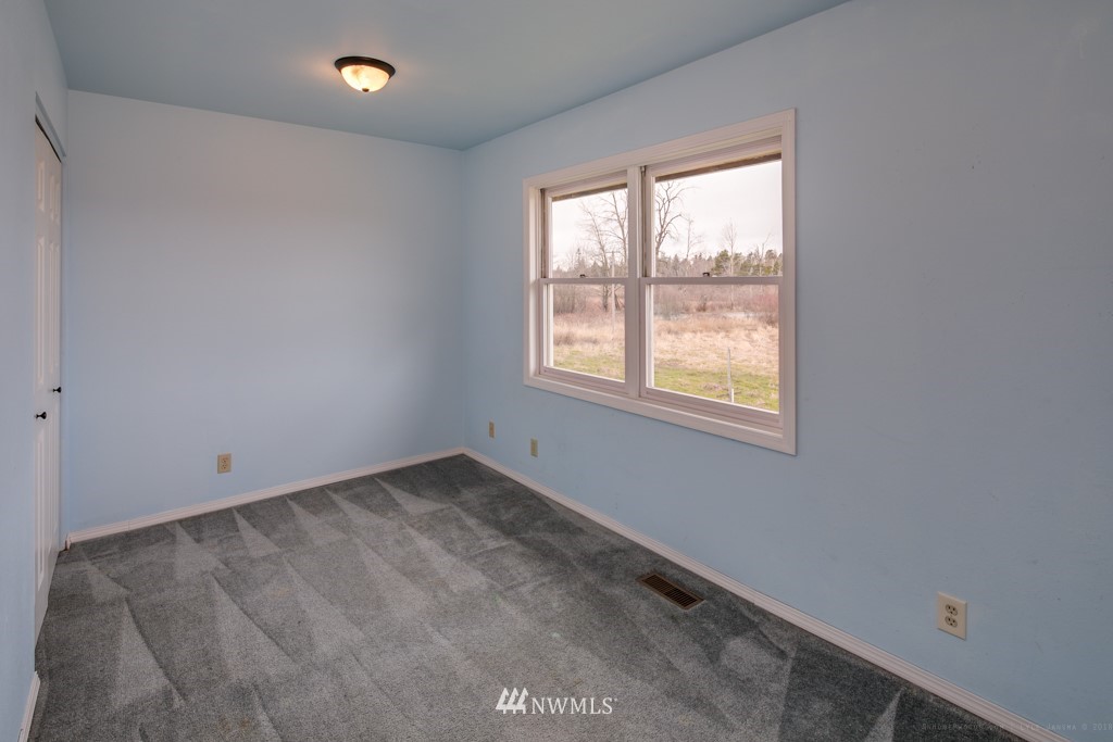 2214 East Hemmi Road Everson, WA 98247 - Photo 17 of 25 Gallery Image 17