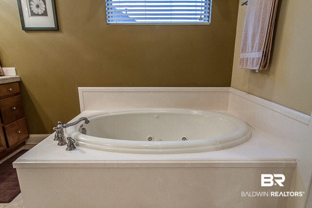 24345 Saxson Court Daphne, AL 36526 - Photo 22 of 39 Large Whirlpool Tub