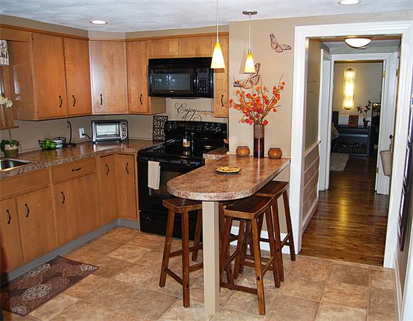 44 Meadow Road Townsend, MA 01469 - Photo 5 of 19 Gallery Image 5