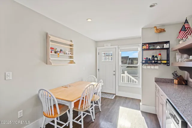 a picture of city view