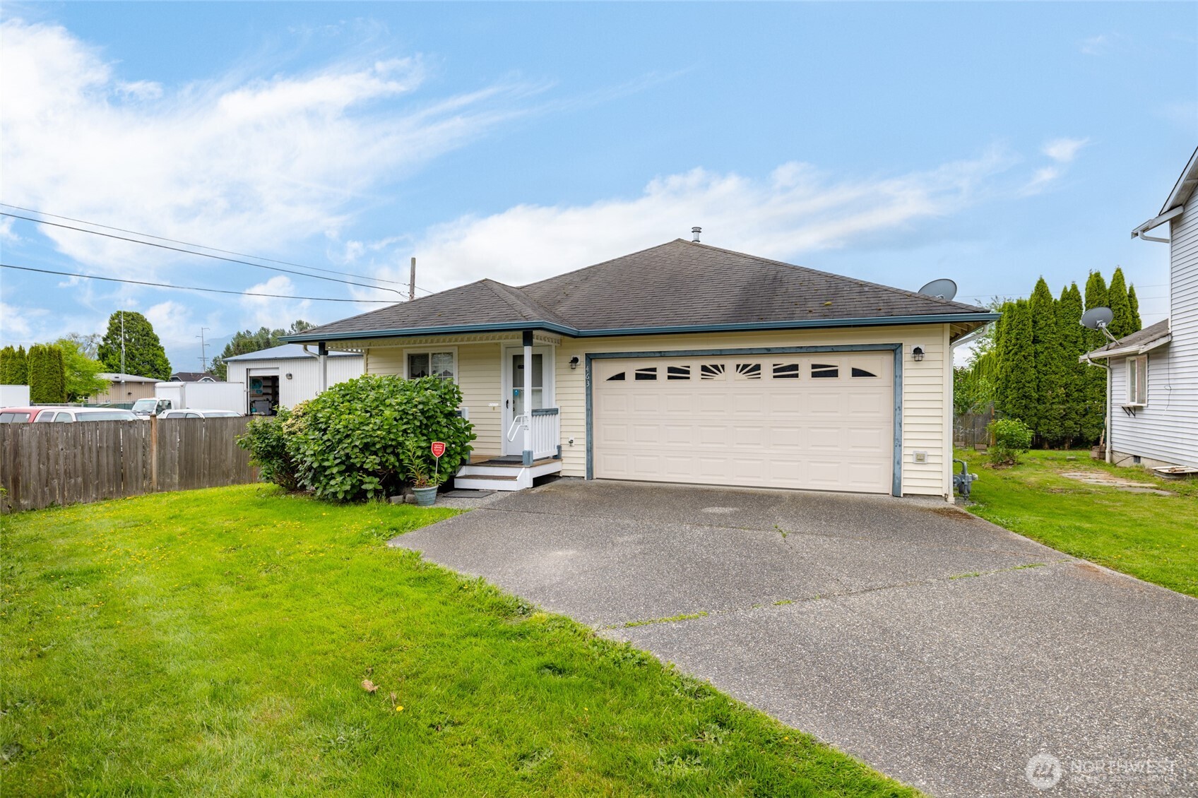 463 Rohrer Loop Sedro-Woolley, WA 98284 - Photo 2 of 26