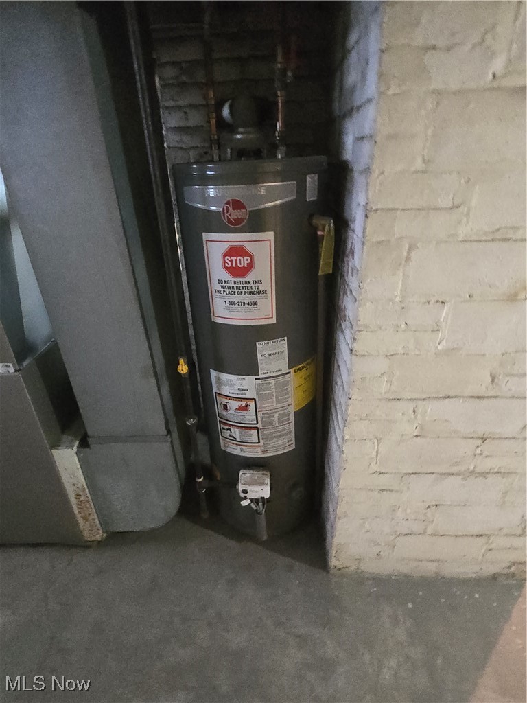 2048 Rossmoor Road Cleveland Heights, OH 44118 - Photo 27 of 29 Utilities featuring gas water heater