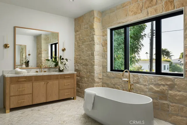 $6,435,000 | 510 Catalina Drive, Newport Beach, CA 92663