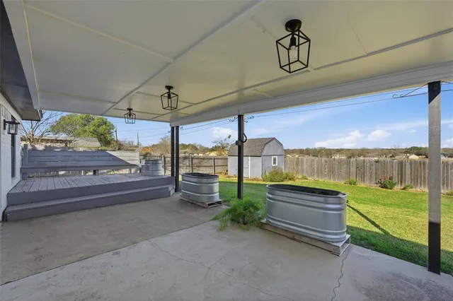 $270,000 | 922 Vail Highlands Circle, Hewitt, TX 76643