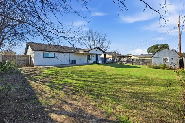 $270,000 | 922 Vail Highlands Circle, Hewitt, TX 76643