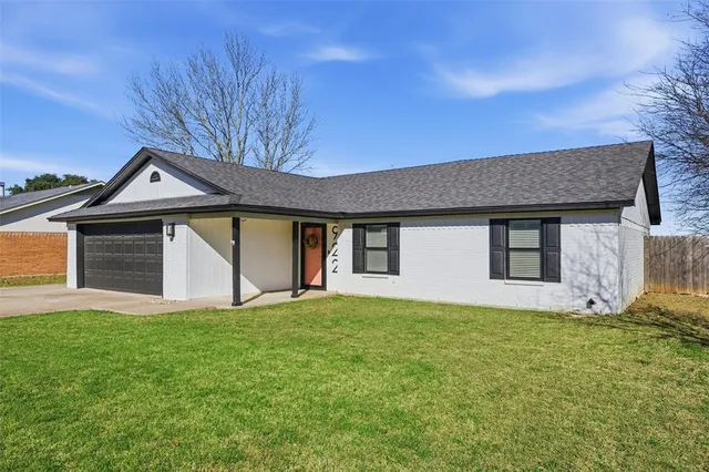 $270,000 | 922 Vail Highlands Circle, Hewitt, TX 76643