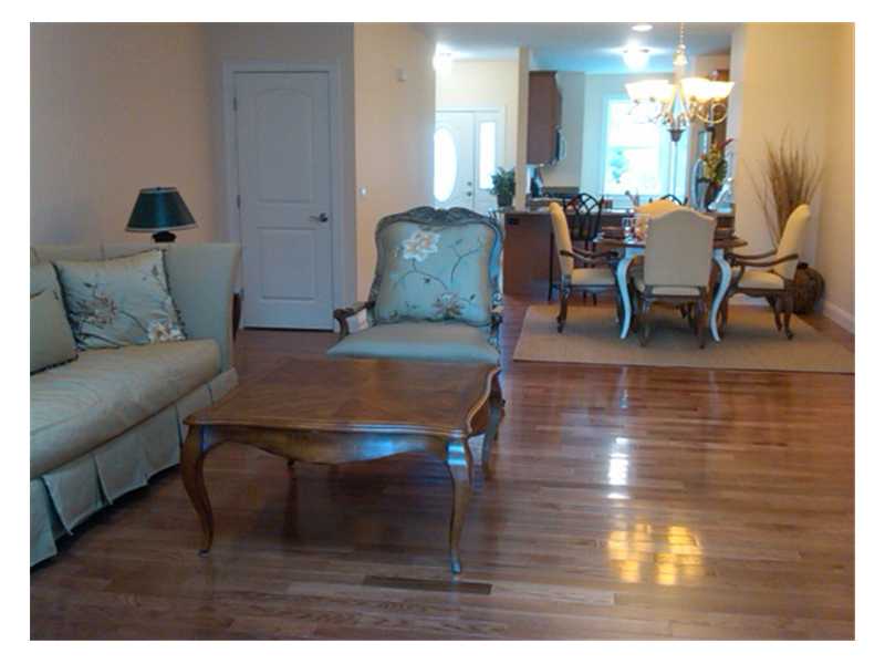 315 Old River Road, Unit 4 Lincoln, RI 02838 - Photo 4 of 9 Living Room.