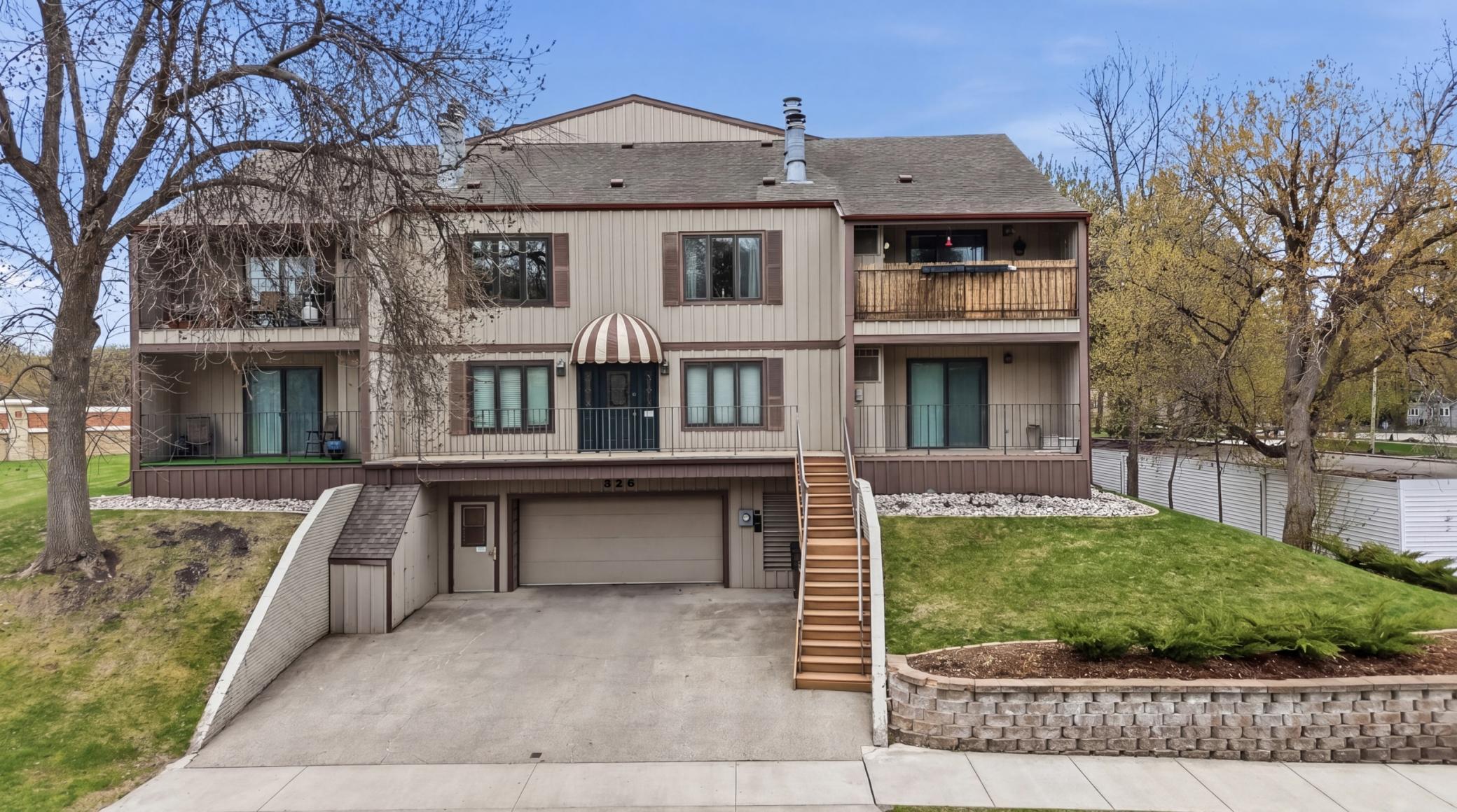326 10th Avenue South, Unit 2 Fargo, ND 58103 - Photo 1 of 35