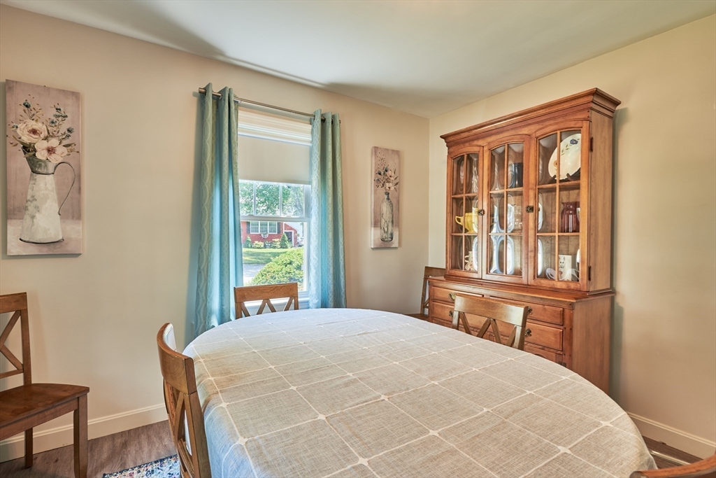 11 Putnam Road North Andover, MA 01845 - Photo 6 of 25 Gallery Image 6