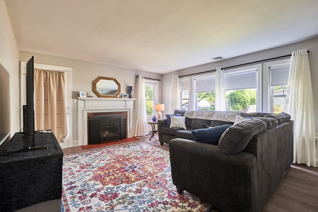 11 Putnam Road North Andover, MA 01845 - Photo 9 of 25 Gallery Image 9