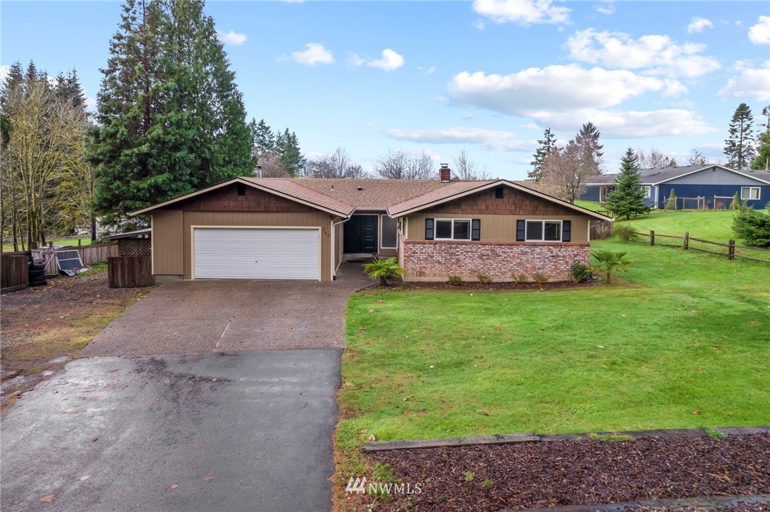167 Hillcrest Road Chehalis, WA 98532 - Photo 1 of 26 a front view of house with yard and green space