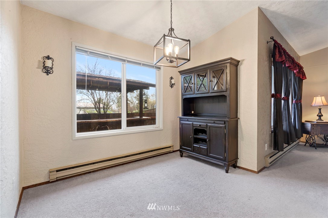 167 Hillcrest Road Chehalis, WA 98532 - Photo 9 of 26 a view of an empty room with a window