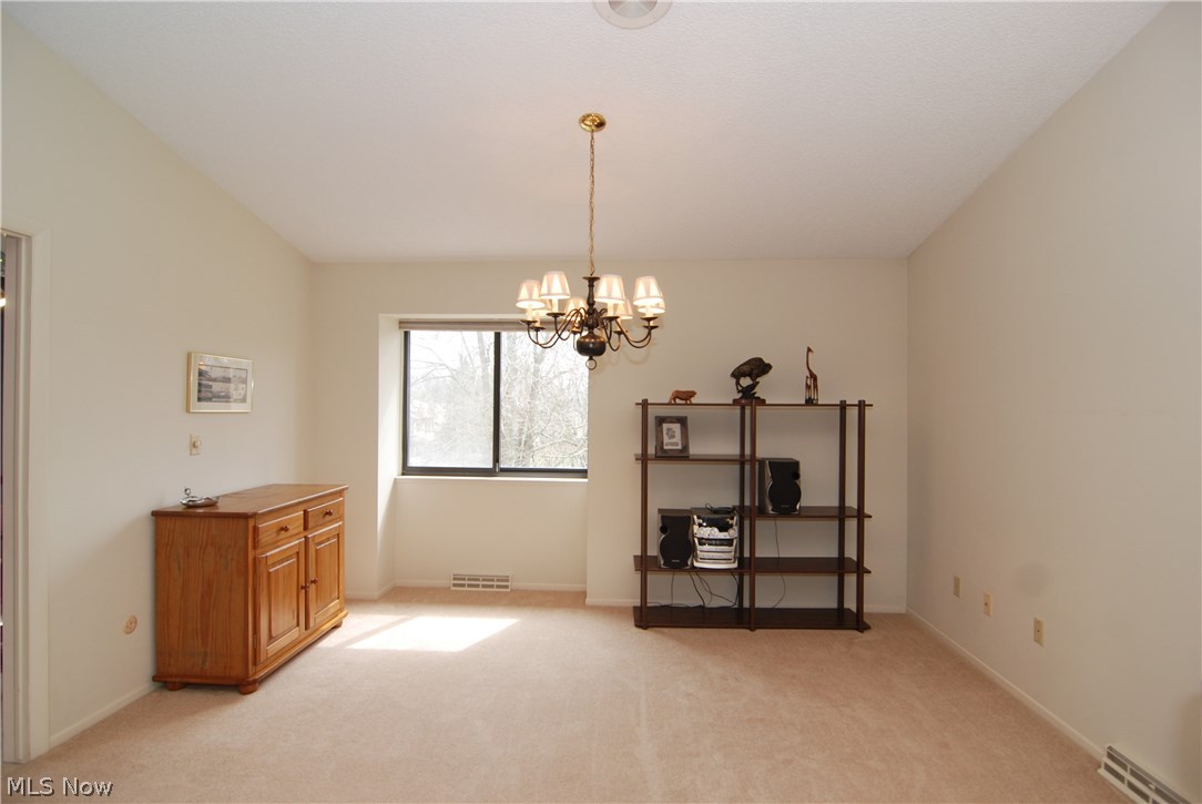 749 Hampton Ridge Drive Akron, OH 44313 - Photo 5 of 21 Gallery Image 5