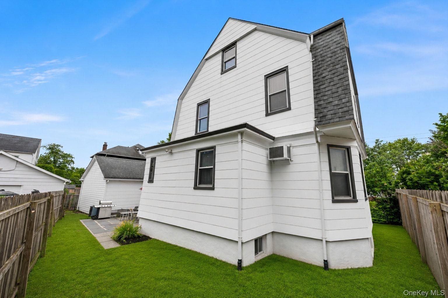 46 Meadow Lane New Rochelle, NY 10805 - Photo 6 of 39