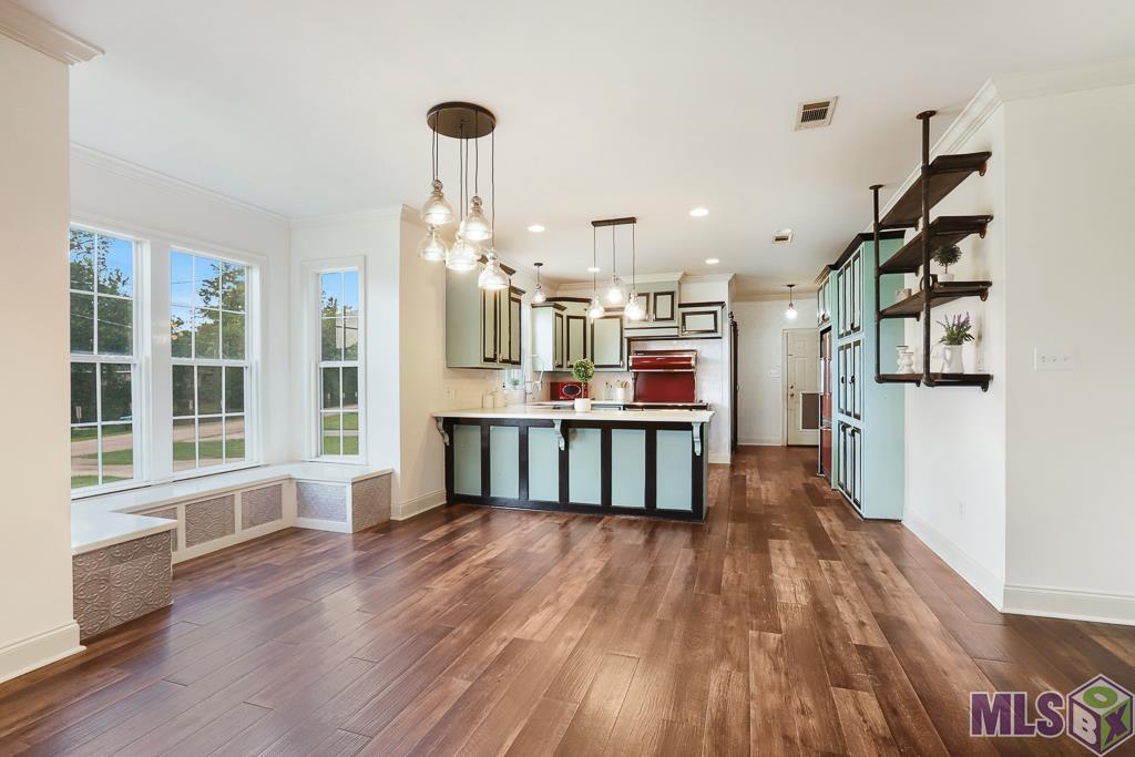 905 North River Road Denham Springs, LA 70726 - Photo 12 of 31 Kitchen/dining