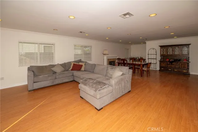 $925,000 | 7001 Jellico Avenue, Lake Balboa, CA 91406