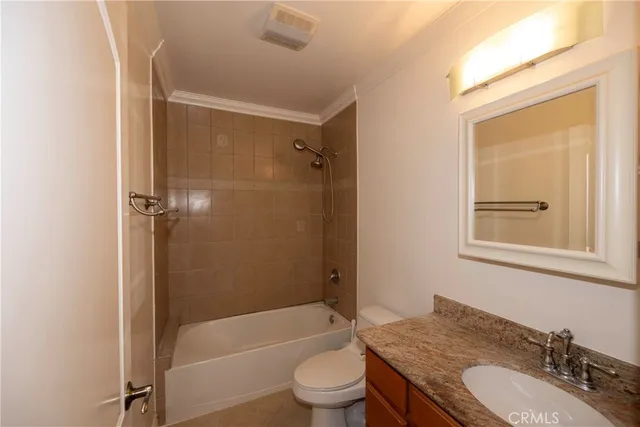 $925,000 | 7001 Jellico Avenue, Lake Balboa, CA 91406