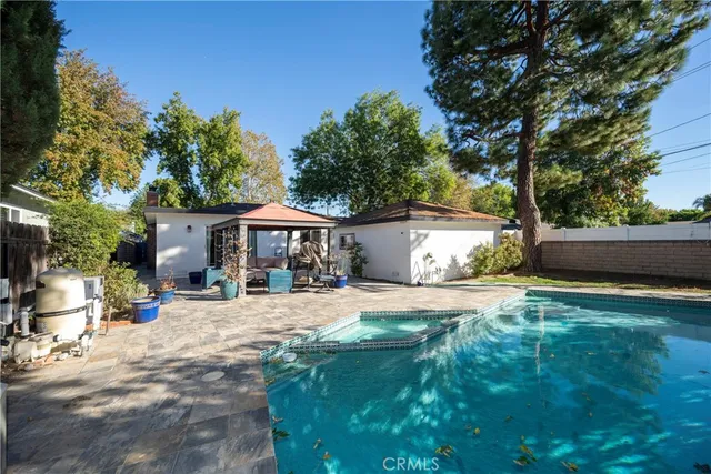 $925,000 | 7001 Jellico Avenue, Lake Balboa, CA 91406