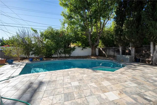 $925,000 | 7001 Jellico Avenue, Lake Balboa, CA 91406