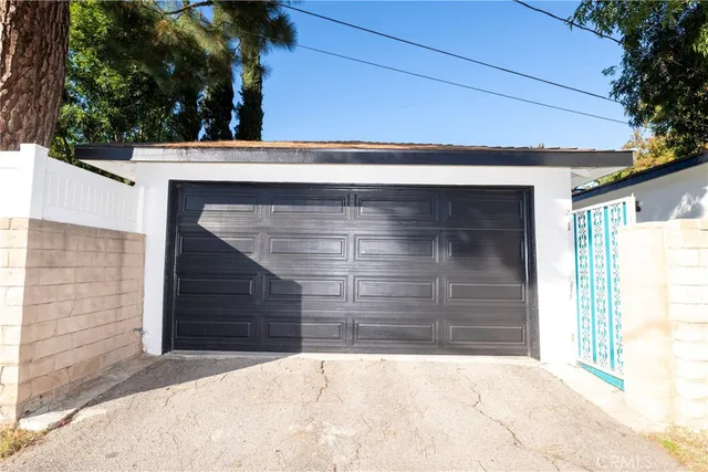 $925,000 | 7001 Jellico Avenue, Lake Balboa, CA 91406