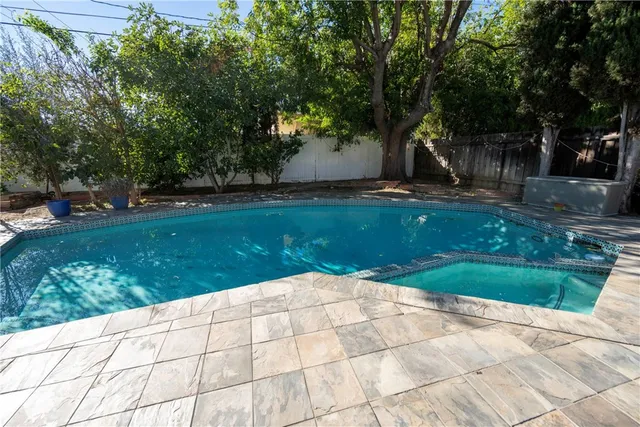 $925,000 | 7001 Jellico Avenue, Lake Balboa, CA 91406