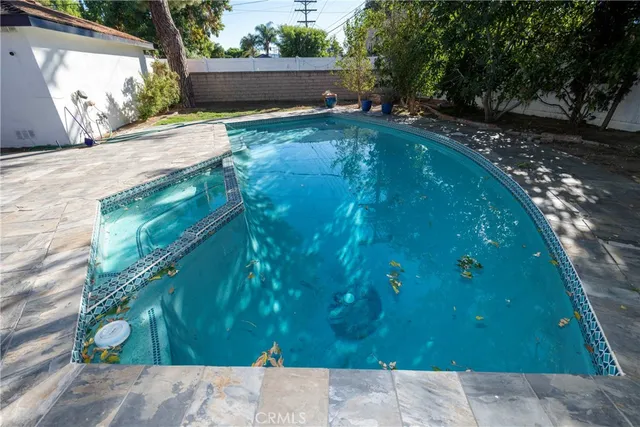 $925,000 | 7001 Jellico Avenue, Lake Balboa, CA 91406