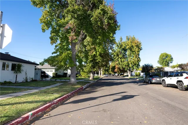 $925,000 | 7001 Jellico Avenue, Lake Balboa, CA 91406