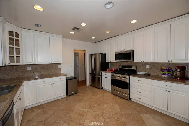 $925,000 | 7001 Jellico Avenue, Lake Balboa, CA 91406