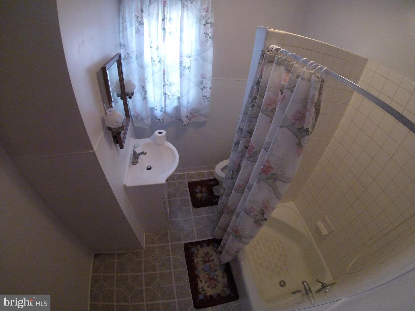 516 River Road Croydon, PA 19021 - Photo 5 of 15 Bathroom