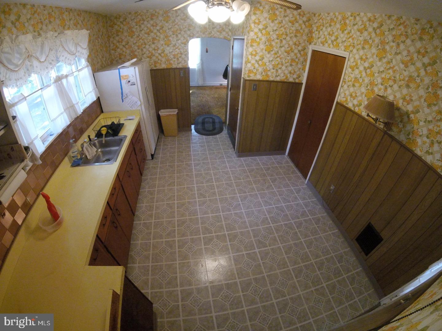 516 River Road Croydon, PA 19021 - Photo 9 of 15 Kitchen