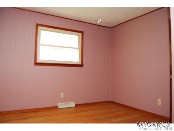143 Aiken Road Rosman, NC 28772 - Photo 11 of 12 Gallery Image 11