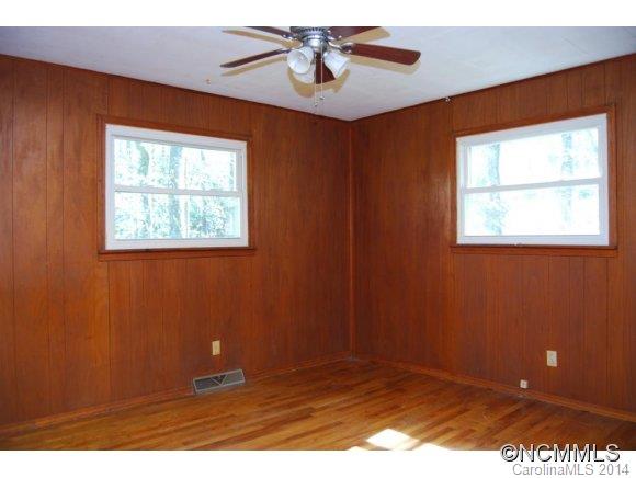 143 Aiken Road Rosman, NC 28772 - Photo 8 of 12 Gallery Image 8